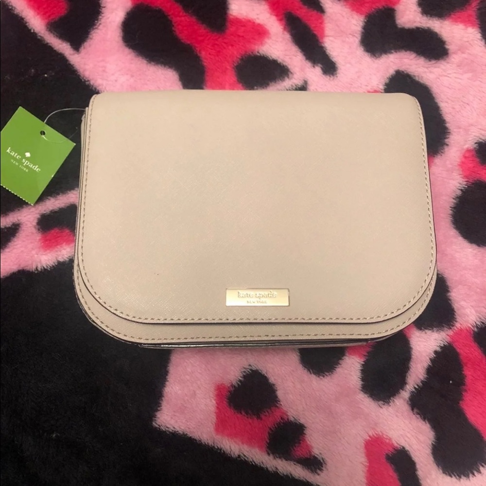 NWT Kate Spade “Large Carsen Laurel Way” Purse